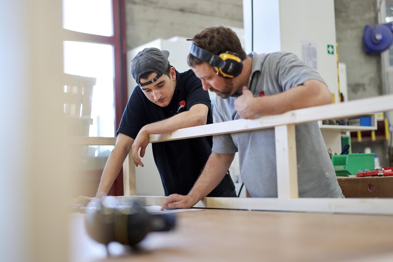 Monteur / Schreiner für Messen,
Kongresse &
Events (m/w/d) - Bild 3