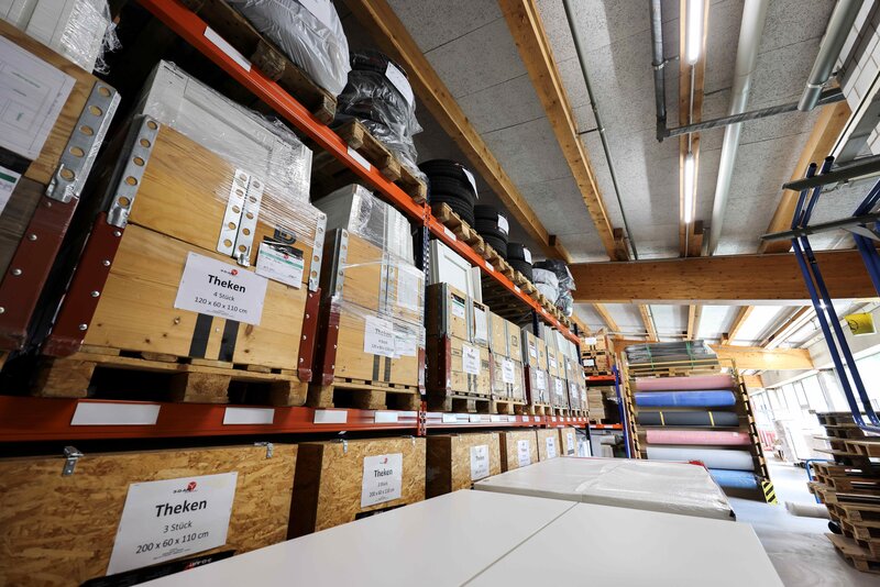 Mitarbeiter Lager & Logistik
für Messen,
Kongresse &
Events (m/w/d) - Bild 1